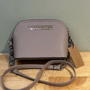 NWTS STEVE MADDEN BMAGG-EE UPDATE MUSHROOM DOME CROSSBODY WITH LOGO PLATE.